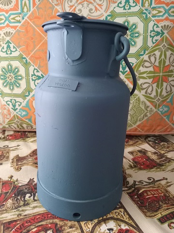vintage metal milk churn (milk can)