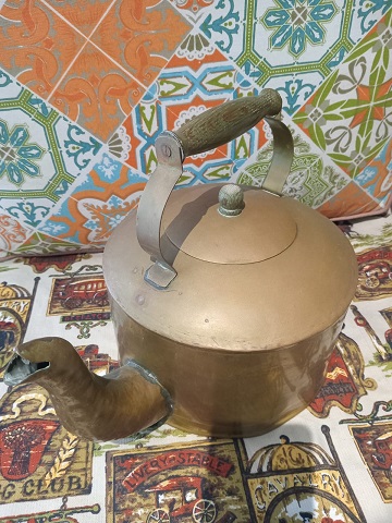Vintage Brass Kettle with Wooden Handle | Rustic Kitchen & Collectible Décor